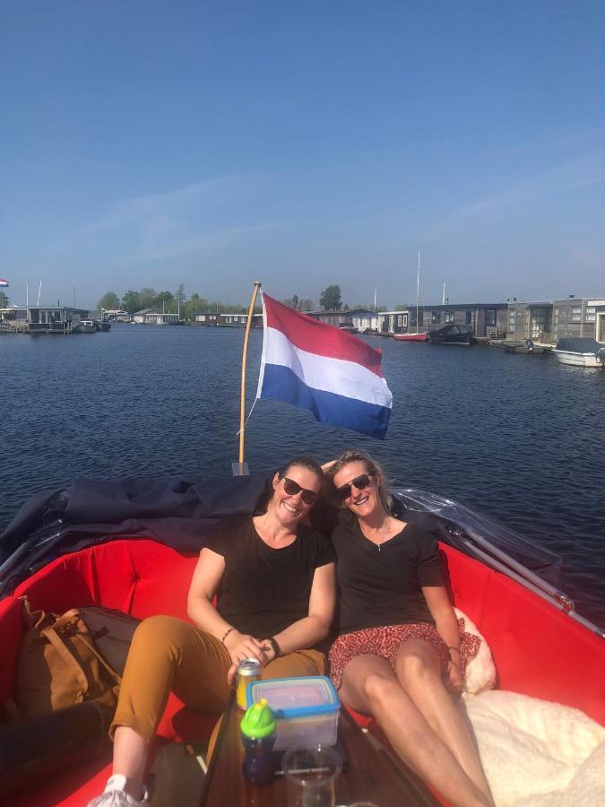 Guesthouse Bednboot Met Terras Aan Het Water Rijpwetering Exterior foto